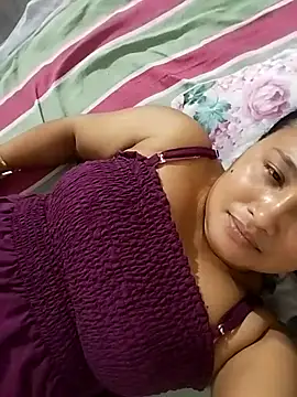 Snapshot of Rashi_bhabi chatting on May 2026 03:18:02 PM Rashi bhabi online show from May 2026 03:18:02 PM