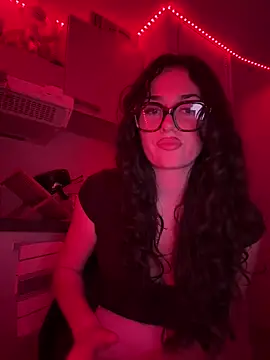 Claraaaaa06 online show from April 2026 06:56:01 PM