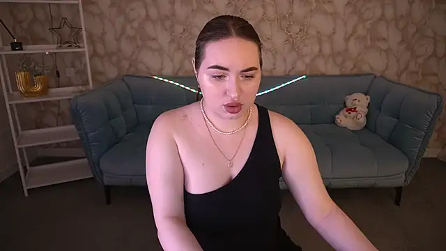 Snapshot of RapunzelAngel chatting on May 2026 05:47:01 AM RapunzelAngel online show from May 2026 05:47:01 AM