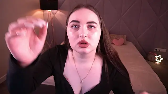 Snapshot of RapunzelAngel chatting on May 2026 05:37:02 AM RapunzelAngel online show from May 2026 05:37:02 AM