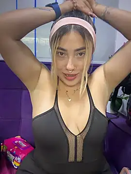 Snapshot of ManuelaVeeleez chatting on May 2026 04:54:01 AM ManuelaVeeleez online show from May 2026 04:54:01 AM