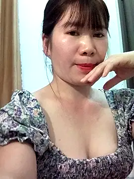 Snapshot of Bondgirl_9 chatting on May 2026 03:41:02 PM Bondgirl 9 online show from May 2026 03:41:02 PM