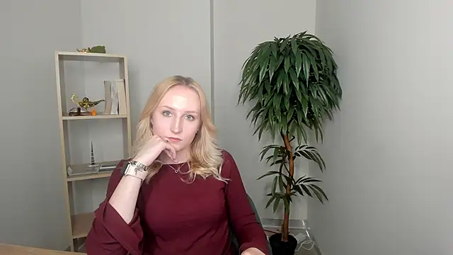 Snapshot of CatarinaGulla chatting on March 2026 09:15:01 AM CatarinaGulla online show from March 2026 09:15:01 AM