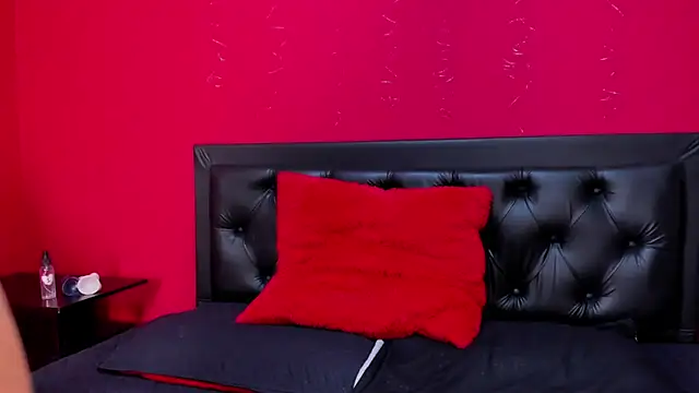 Snapshot of ailyn-14 chatting on March 2026 09:10:01 PM ailyn-14 online show from March 2026 09:10:01 PM