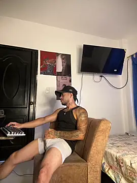 Snapshot of Kenny_romano chatting on May 2026 12:13:02 PM Kenny romano online show from May 2026 12:13:02 PM