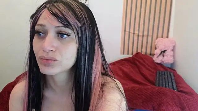 Snapshot of Caroline_hernandes chatting on April 2026 02:17:02 PM Caroline hernandes online show from April 2026 02:17:02 PM