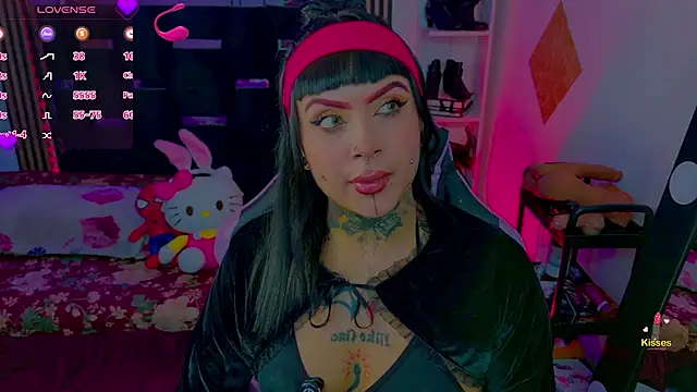 Snapshot of LauriInk1 chatting on June 2026 02:49:01 AM LauriInk1 online show from June 2026 02:49:01 AM