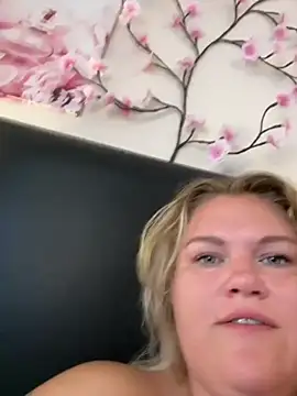 Snapshot of Jolina_Juice chatting on July 2026 07:00:02 AM Jolina Juice online show from July 2026 07:00:02 AM