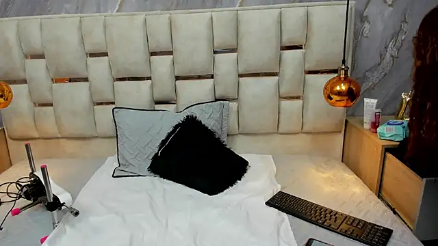 Milf Drip online show from May 2026 12:45:01 PM
