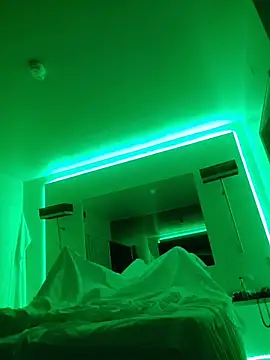 Coupl3chaud online show from March 2026 09:59:01 AM