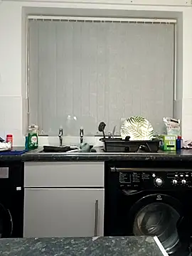 Snapshot of Alicia-Sissy-Smallz chatting on November 2025 11:10:02 PM Alicia-Sissy-Smallz online show from November 2025 11:10:02 PM