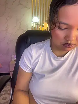 Snapshot of Catalinaa01 chatting on May 2026 03:24:02 AM Catalinaa01 online show from May 2026 03:24:02 AM