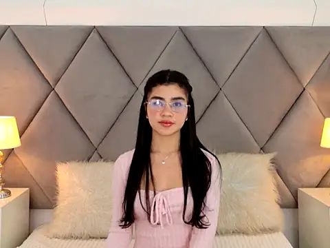 Snapshot of OliviaDiaz chatting on April 2026 08:28:02 PM OliviaDiaz online show from April 2026 08:28:02 PM