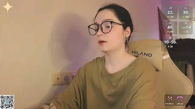 Snapshot of Luna_Moon13 chatting on April 2026 02:26:02 AM Luna Moon13 online show from April 2026 02:26:02 AM