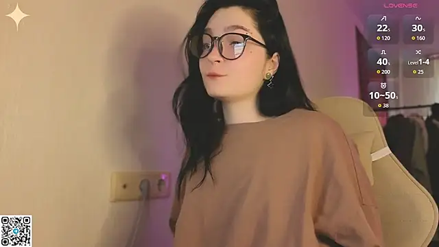 Snapshot of Luna_Moon13 chatting on April 2026 01:27:01 AM Luna Moon13 online show from April 2026 01:27:01 AM
