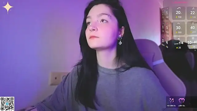 Snapshot of Luna_Moon13 chatting on May 2026 01:21:01 AM Luna Moon13 online show from May 2026 01:21:01 AM
