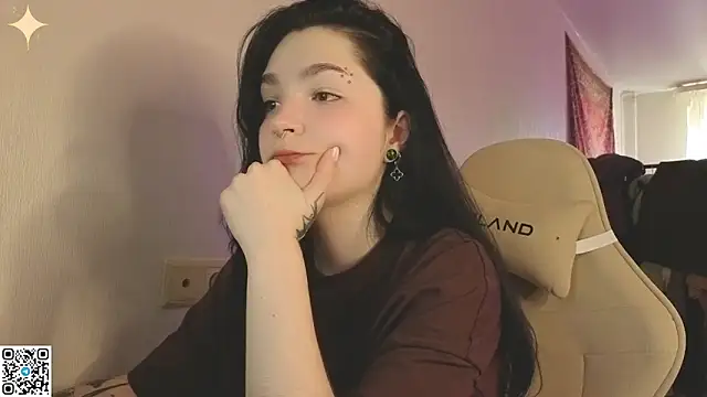 Snapshot of Luna_Moon13 chatting on May 2026 01:22:01 AM Luna Moon13 online show from May 2026 01:22:01 AM