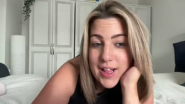 annabellewarick online show from June 2026 04:18:02 PM