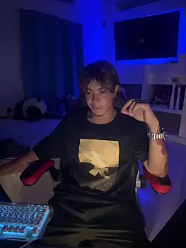AngelLatinBoy online show from April 2026 04:32:02 AM