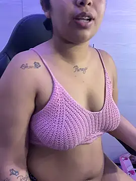 Snapshot of Latin-Mommy chatting on March 2026 12:58:02 AM Latin-Mommy online show from March 2026 12:58:02 AM