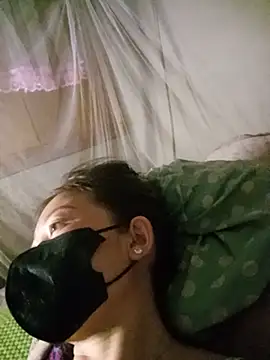 Snapshot of Bling-pusy chatting on May 2026 01:29:02 PM Bling-pusy online show from May 2026 01:29:02 PM