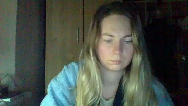 Mollie365 online show from March 2026 11:43:02 PM