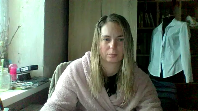 Mollie365 online show from April 2026 03:33:01 AM