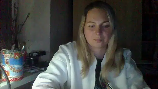 Mollie365 online show from April 2026 06:43:01 PM