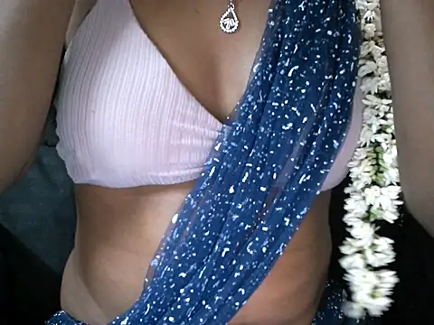Couplehot00 online show from August 2026 07:01:02 PM