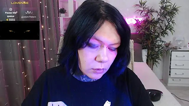 Qwerty Anna Lbo online show from March 2026 04:06:02 AM