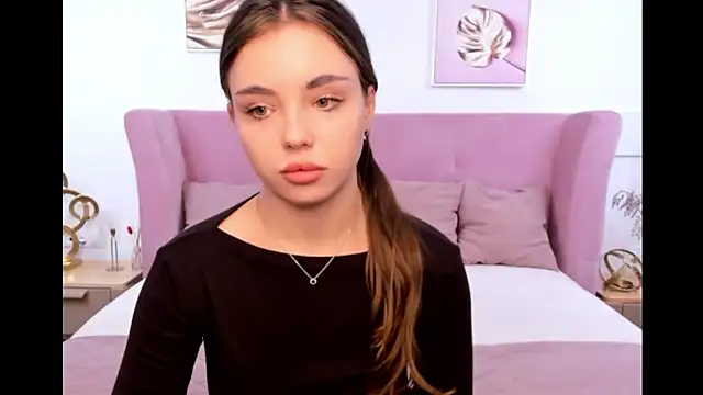 Snapshot of MyEvelin chatting on June 2026 04:14:02 AM MyEvelin online show from June 2026 04:14:02 AM