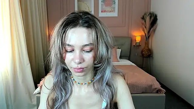 LuluAlis online show from April 2026 01:16:02 PM
