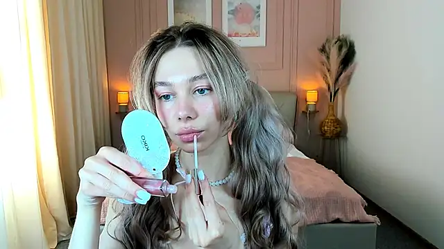 LuluAlis online show from May 2026 01:48:01 PM