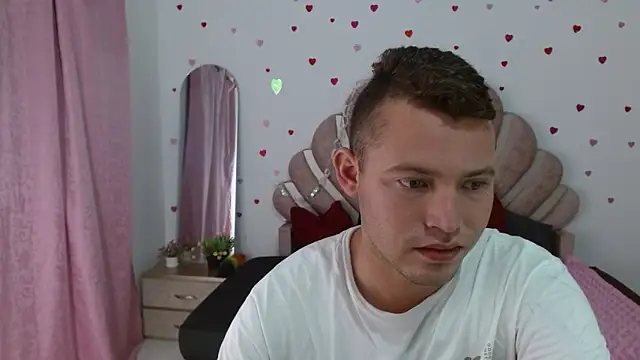 sven fox723 online show from May 2026 01:07:01 PM