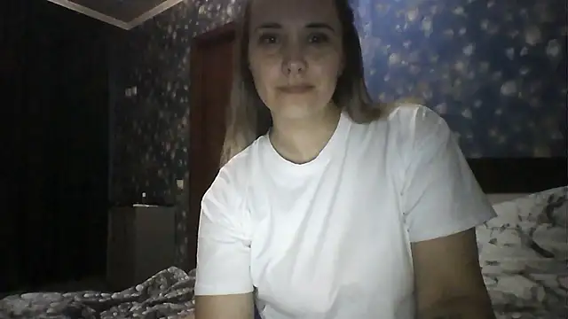 Snapshot of Alisa07qw chatting on May 2026 04:26:01 PM Alisa07qw online show from May 2026 04:26:01 PM