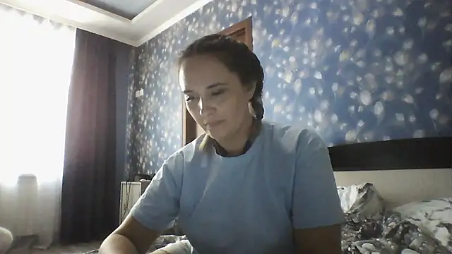 Snapshot of Alisa07qw chatting on June 2026 05:31:02 AM Alisa07qw online show from June 2026 05:31:02 AM