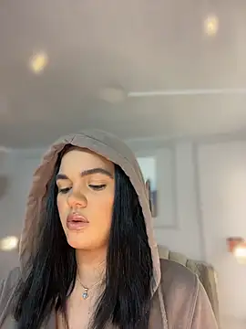 Snapshot of Bella-Ferrer chatting on May 2026 07:30:01 PM Bella-Ferrer online show from May 2026 07:30:01 PM