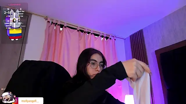 Molly A online show from June 2026 02:44:02 PM