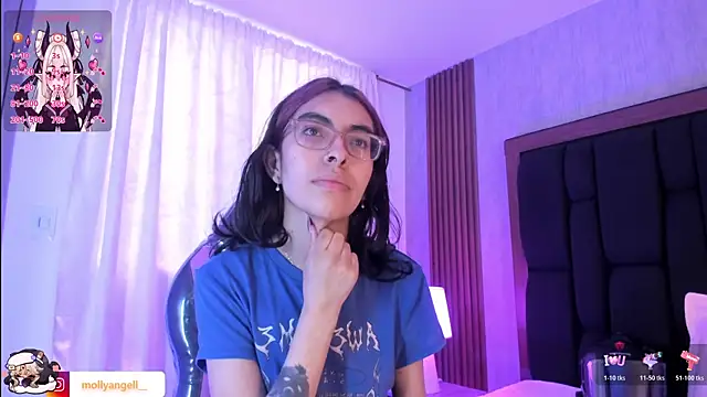 Molly A online show from August 2026 03:03:02 PM