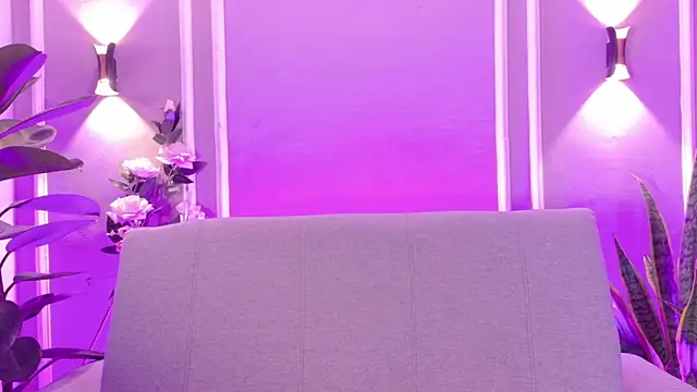 Snapshot of ZoeyMonroe_ chatting on May 2026 04:07:02 AM ZoeyMonroe online show from May 2026 04:07:02 AM