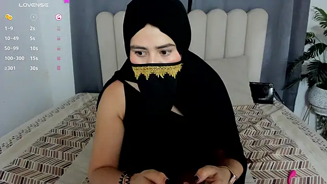 Snapshot of bahiya_aziz chatting on May 2026 12:46:02 PM bahiya aziz online show from May 2026 12:46:02 PM