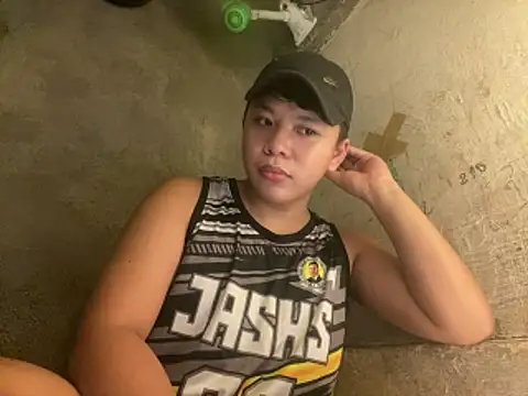 Snapshot of urasianrey chatting on April 2026 04:44:01 PM urasianrey online show from April 2026 04:44:01 PM