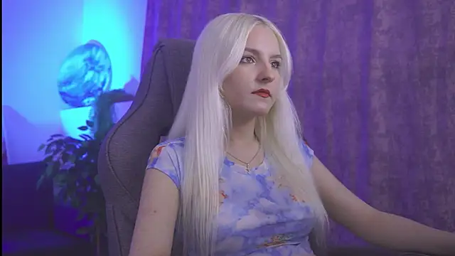 Snapshot of ViolaMore chatting on May 2026 05:45:02 PM ViolaMore online show from May 2026 05:45:02 PM
