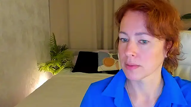 Snapshot of LeticiaRomano chatting on June 2026 04:01:02 AM LeticiaRomano online show from June 2026 04:01:02 AM