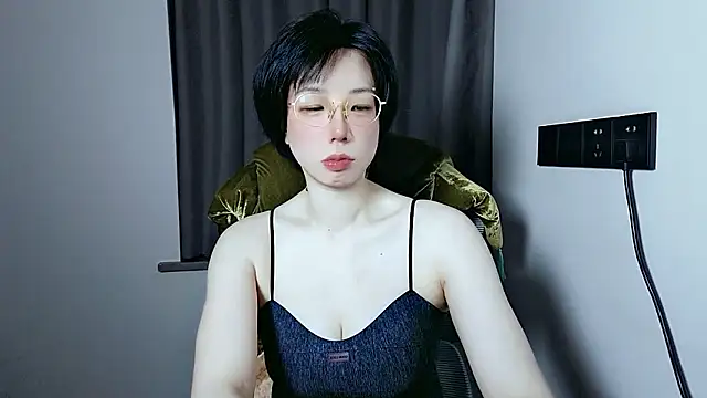 Snapshot of lin_lin_520_520 chatting on May 2026 04:13:01 PM lin lin 520 520 online show from May 2026 04:13:01 PM