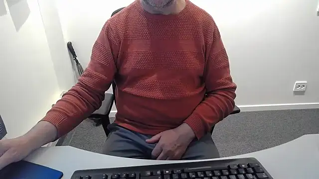 Snapshot of Buggemann chatting on May 2026 03:13:01 AM Buggemann online show from May 2026 03:13:01 AM