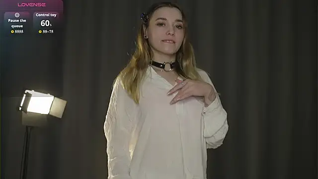 Miss-Angel  online show from May 2026 10:03:01 PM