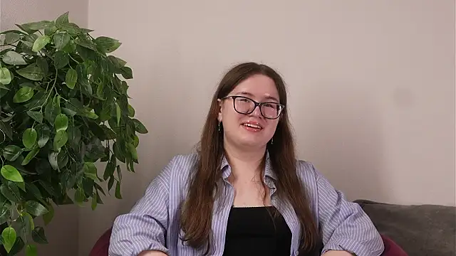 LinseyBellisario online show from March 2026 11:48:01 AM