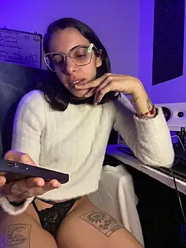 Snapshot of Poison_Ivy_29 chatting on July 2026 11:31:01 PM Poison Ivy 29 online show from July 2026 11:31:01 PM