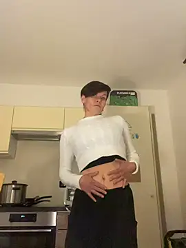 DtPORNBITCH online show from May 2026 01:01:01 AM